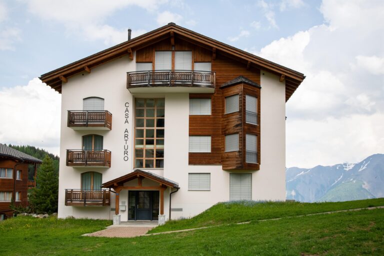 Außenansicht der Unterkunft Casa Arturo im Sommer