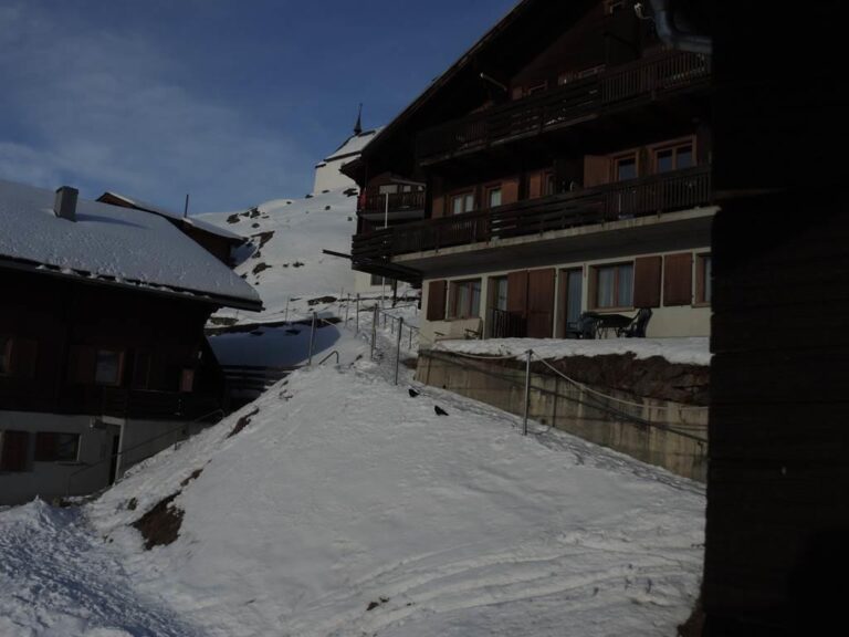Balkon mit Aussicht im Winter