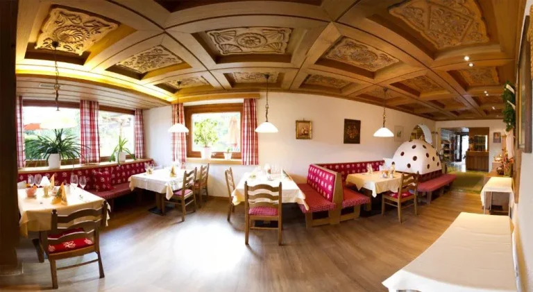 Restaurantbereich im Berghof