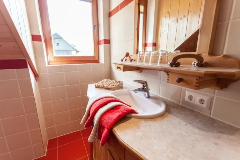 Badezimmer im Biohof Seidl