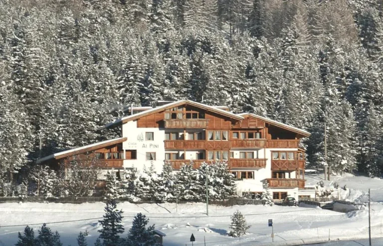 Außenansicht der Ciasa Ai Pini