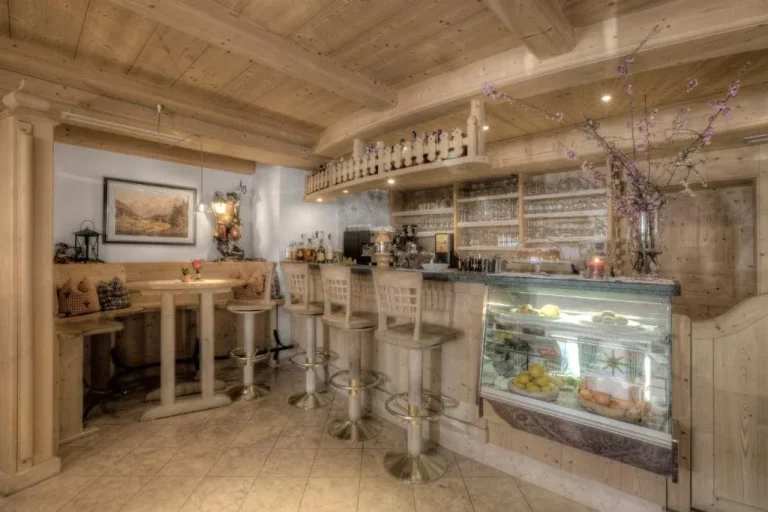 Bar in der Ciasa Ai Pini