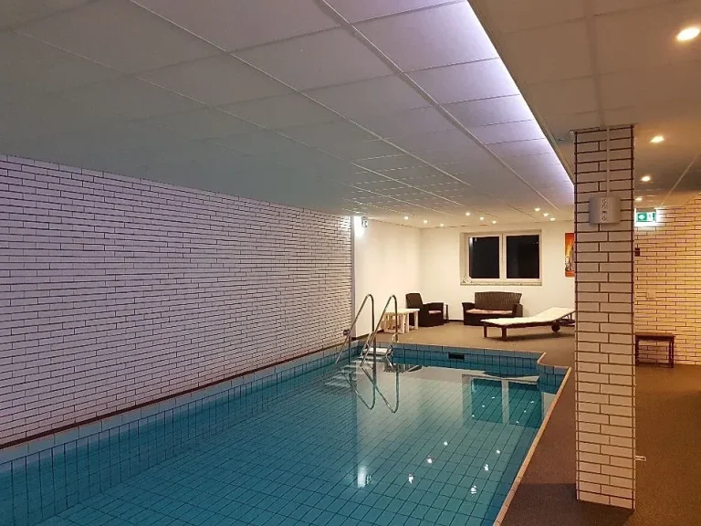 Blick auf den Innenpool