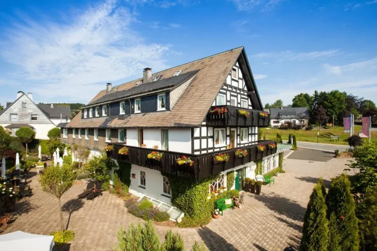 Außenbereich des Hotel Engemann Kurve