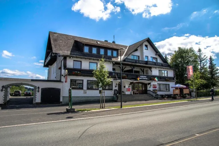 Außenbereich des Hotel Schneider