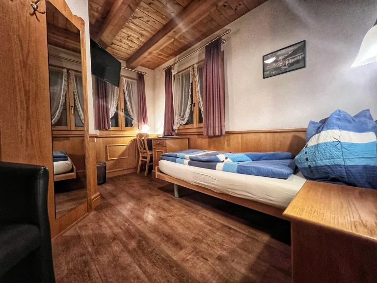 Zimmer im Hotel Alpina in Leukerbad