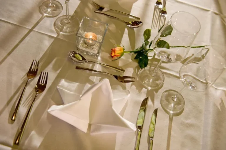 Restaurantbereich im Hotel Quellenhof in Leukerbad