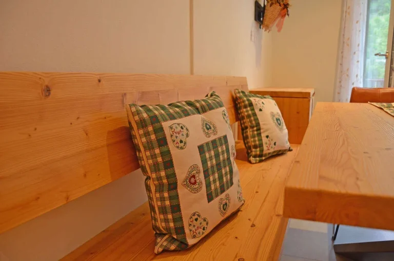 Sitzbank in der Casa Heidi