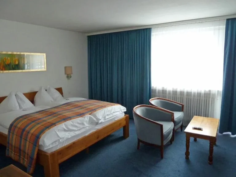 Doppelzimmer mit Balkon im Hotel Regina Terme
