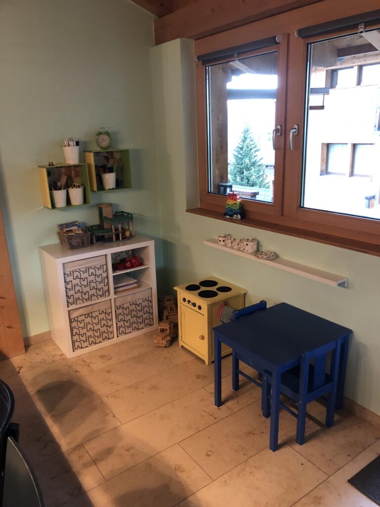 Spielecke mit Kinderküche
