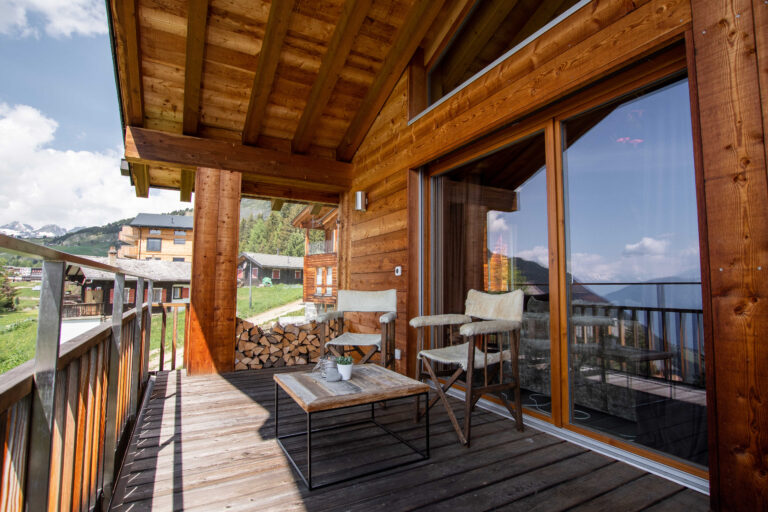 Terrasse mit Bergblick