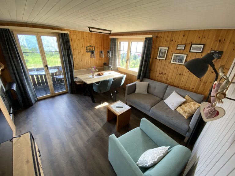 Wohnzimmer mit Sitzecke