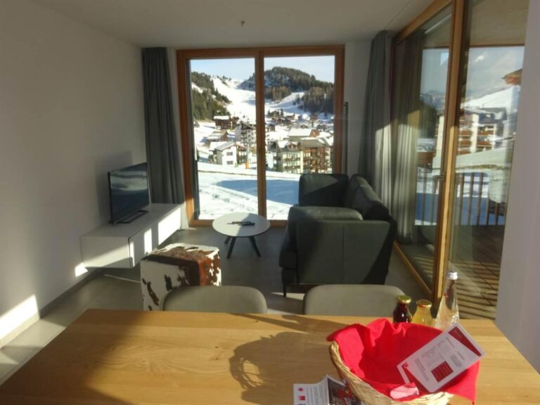 Wohnzimmer mit Skiblick