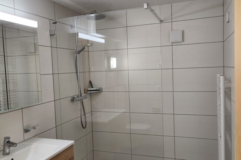 Bad mit Dusche