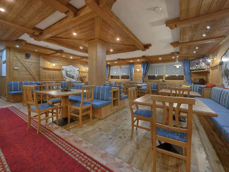 Zimmeransicht im Chalet Degli Angeli