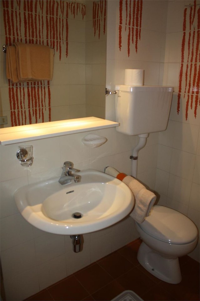 Modernes Badezimmer