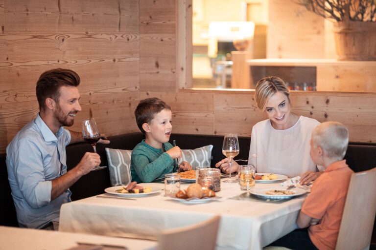 Familienessen im Restaurant
