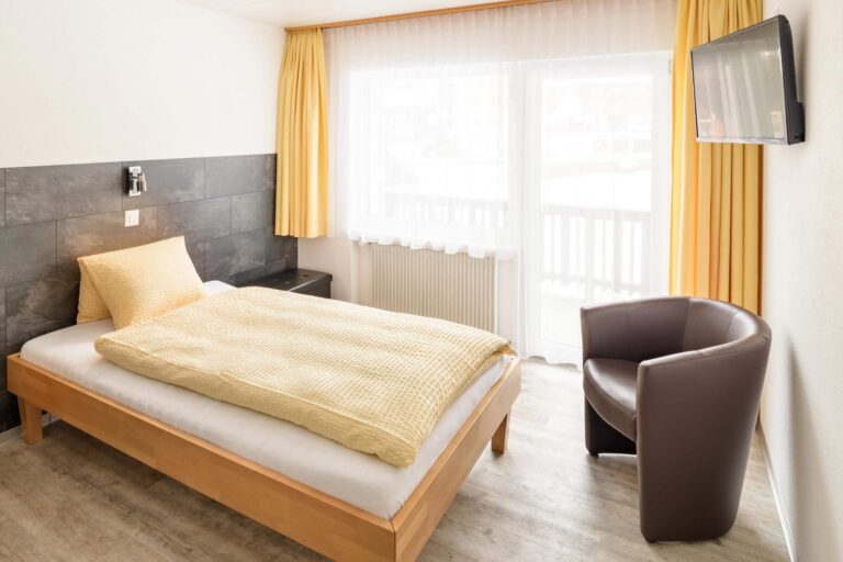 Einzelzimmer mit Balkon