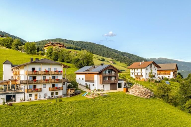 Außenansicht im Sommer