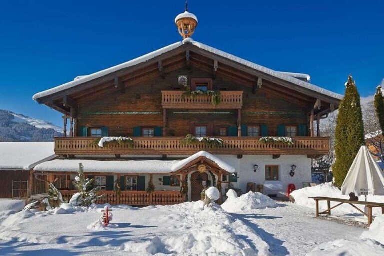 Hofgebäude im Winter