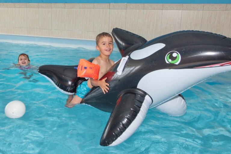Hallenbad mit Kinderspaß