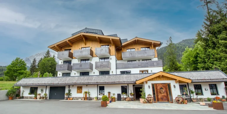 Ansicht der Pension Tannenhof in Leogang