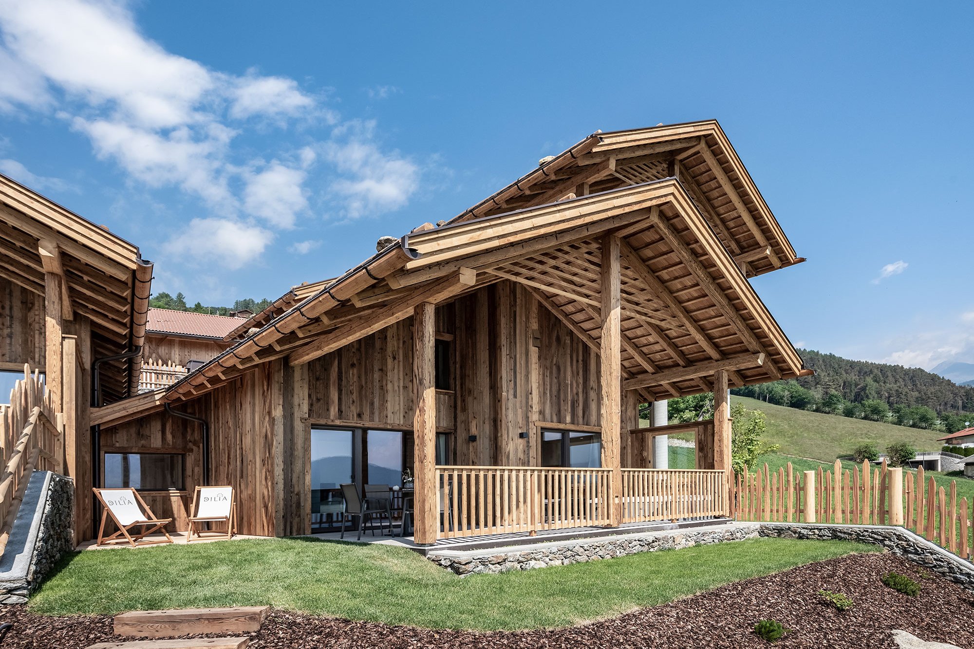 Außenansicht im Sommer, DILIA Dolomites