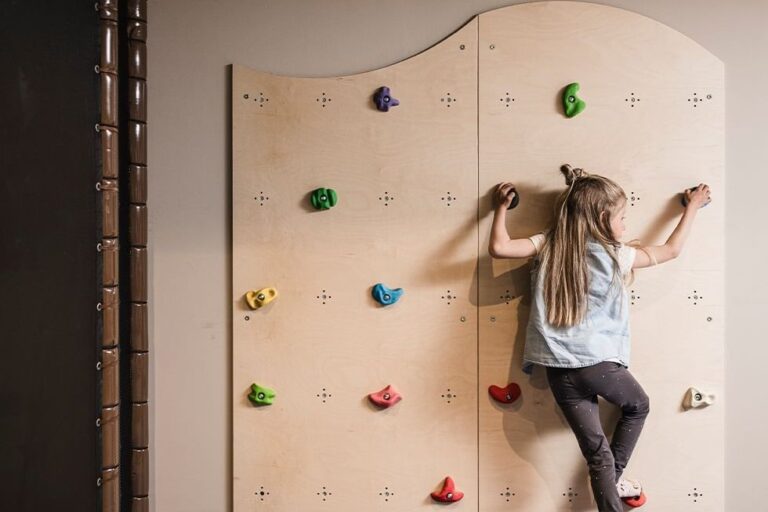 Kinderbereich mit Kletterwand, Falkensteiner Hotel Falkensteinerhof
