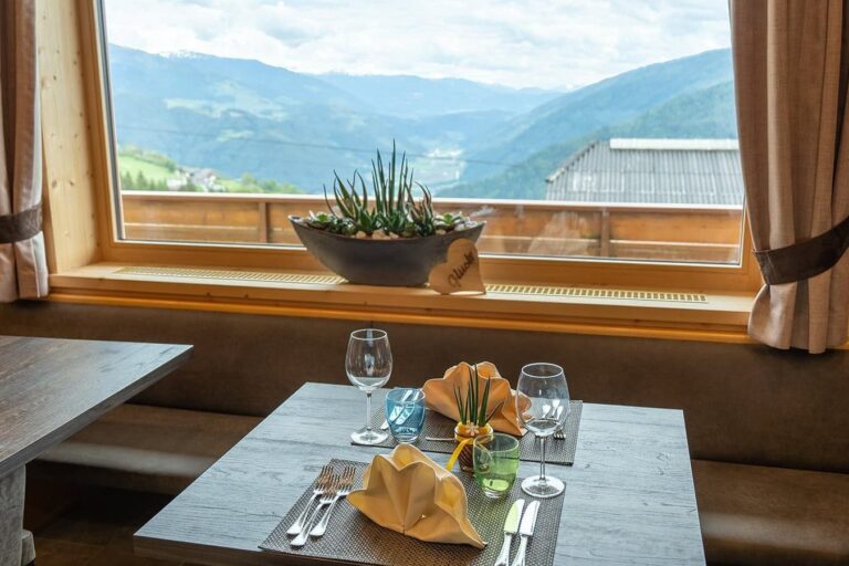 Speisesaal mit Panoramablick, Pension Sonnenhof