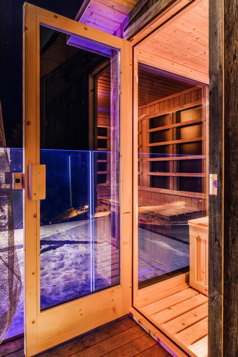 Sauna im Wellnessbereich im Winter