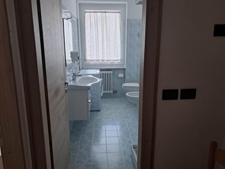 Helles Badezimmer