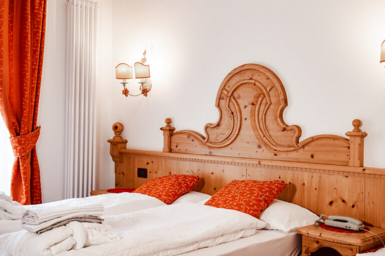 Schlafzimmer im Tiroler Stil