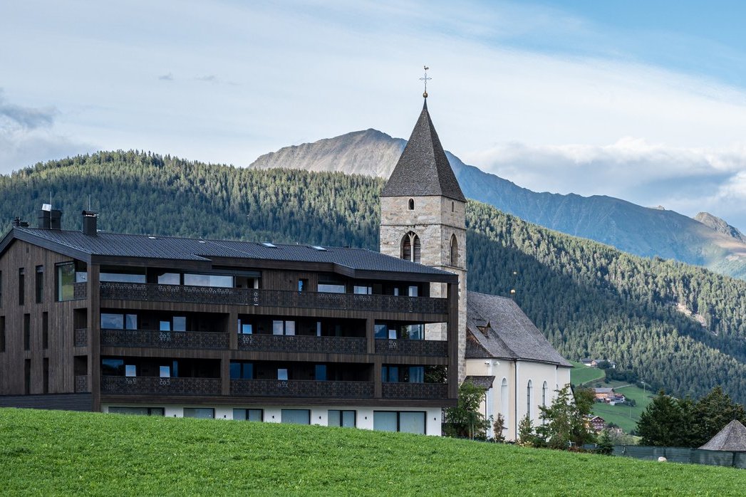 Außenansicht im Sommer, Mountain Lodge Margit