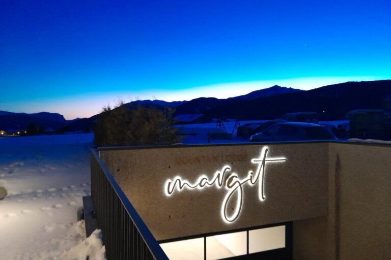 Außenansicht im Winter, Mountain Lodge Margit