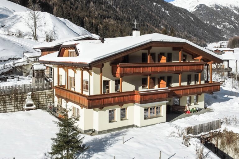 Außenansicht im Winter, Obereggerhof