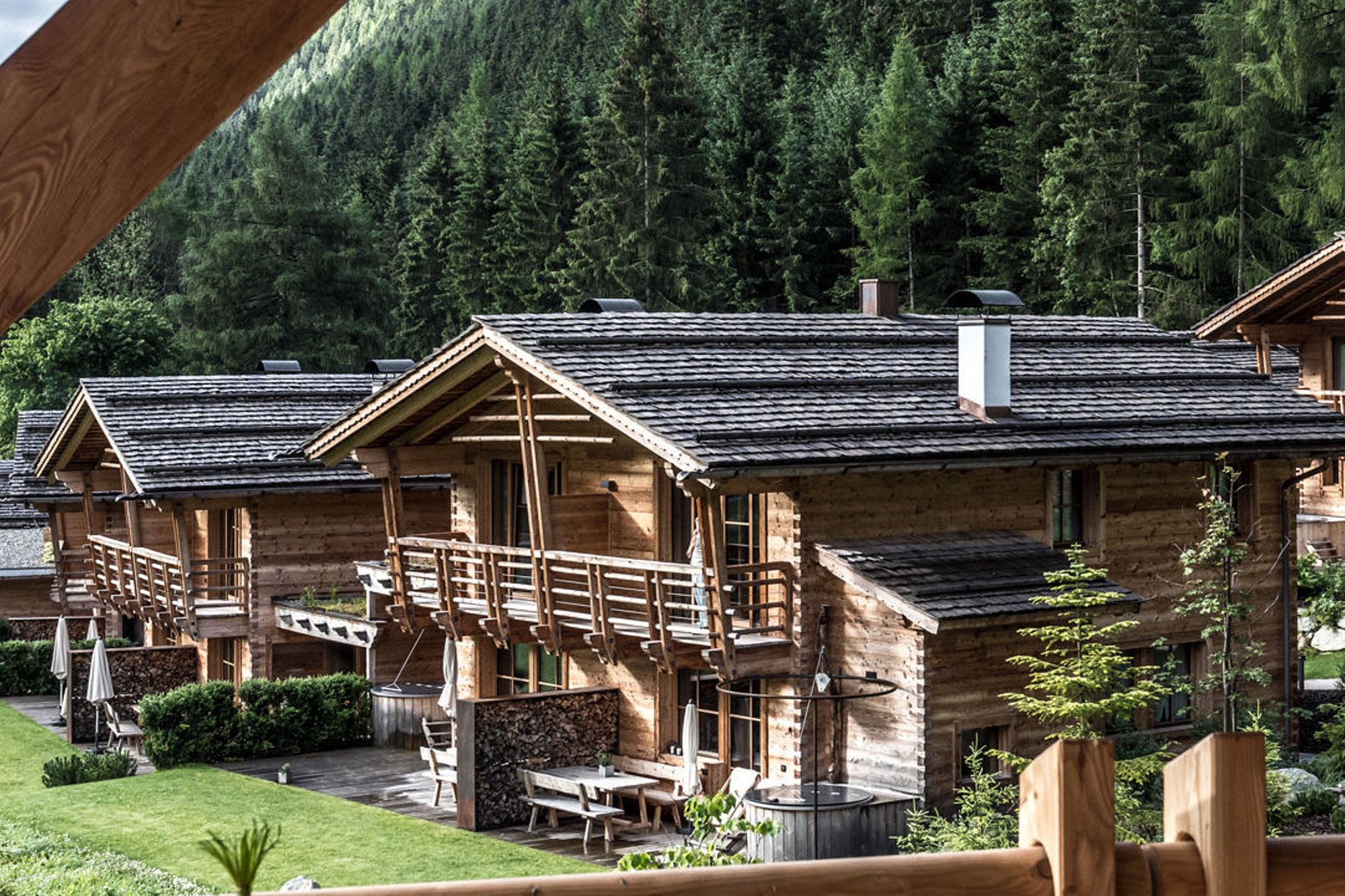 Außenansicht im Sommer, Chalets Valsegg