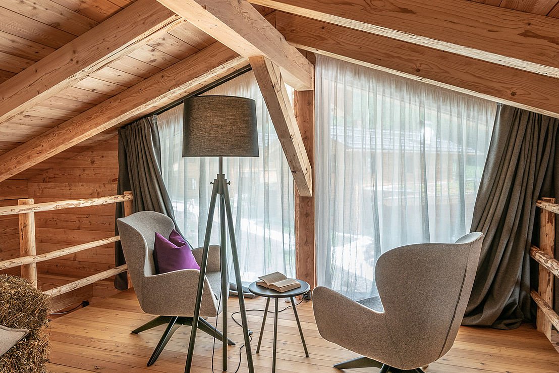 Leseecke im Dachgeschoss, Chalets Valsegg
