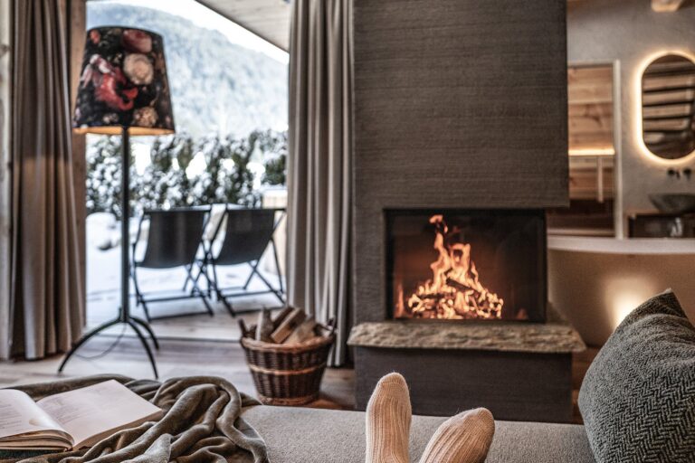 Wohnzimmer am Winterabend, Chalets Valsegg